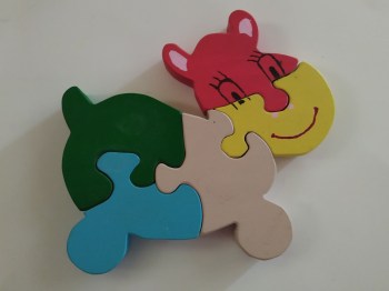 Puzzle en bois représentant une vache
